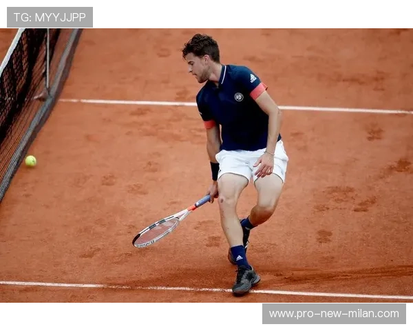 网球红土赛:正手滚翻上网一拍结束回合的制胜之路 网球红土赛:正手滚翻上网一拍结束回合的制胜之路